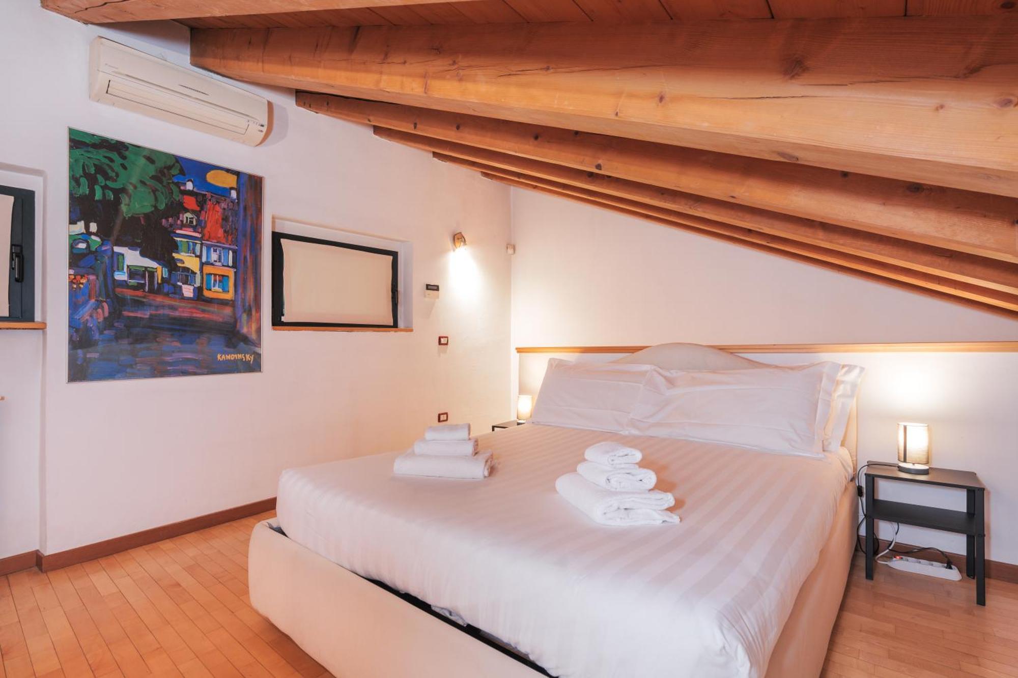 Keys Of Italy - Salutati Stylish Bedroom Appartement Milan