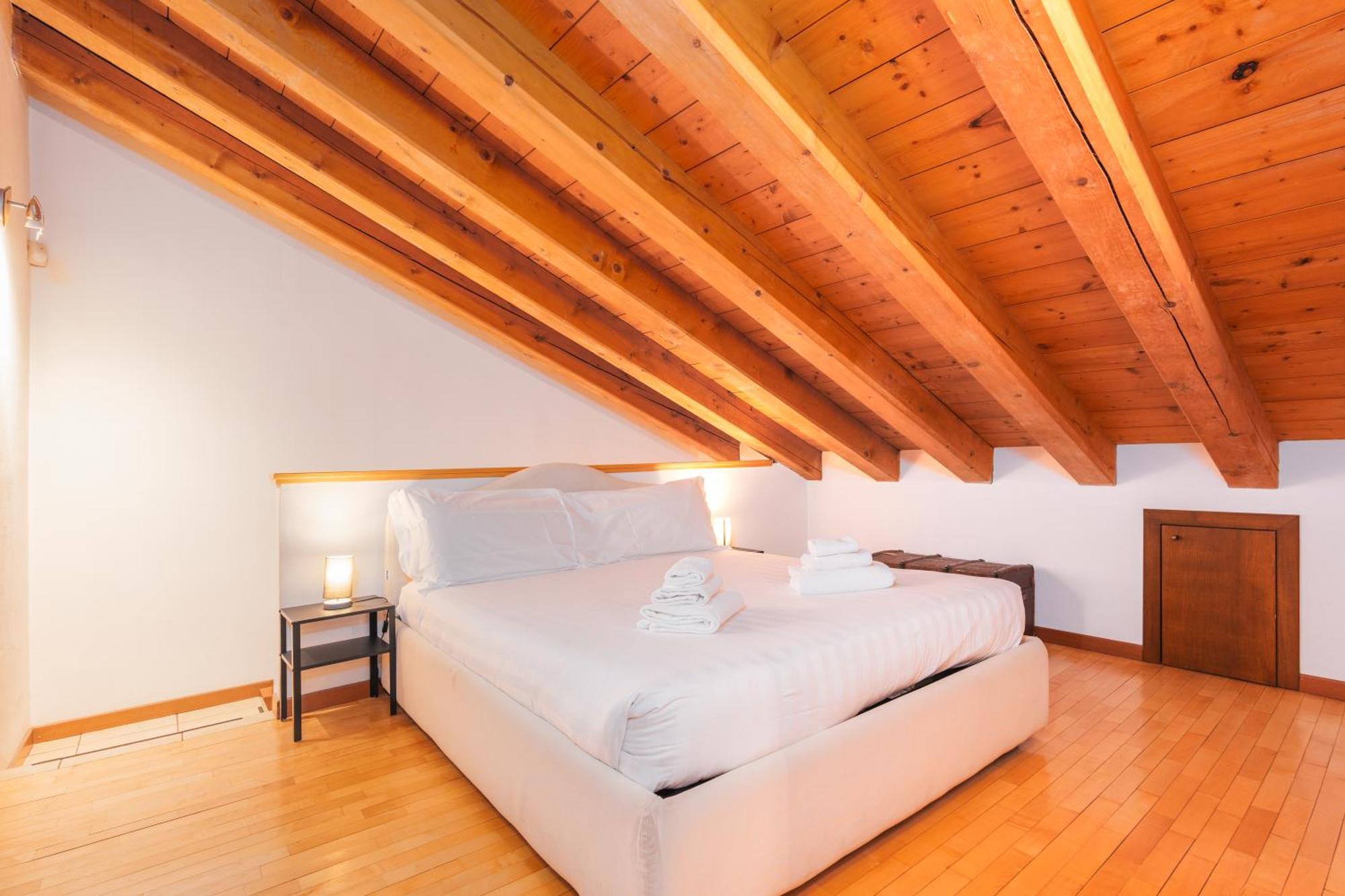 Keys Of Italy - Salutati Stylish Bedroom * Milan